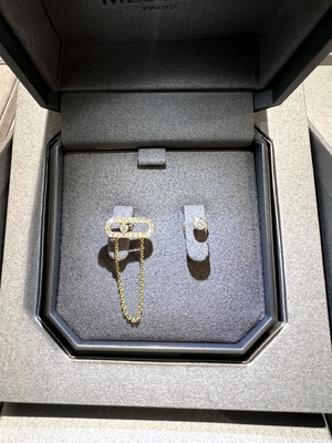 Round Stone Shape 18K Gold Diamond Earrings Custom Jewelry in USA