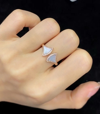 Anillo de oro de lujo de 18K de calidad premium Anillo de diamantes de joyería personalizada Anillo de ensueño de divas