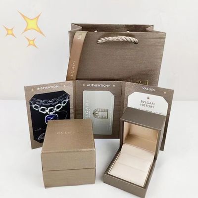 Caja de joyería de cuero falso de revestimiento cuadrado La elección perfecta para productos de lujo